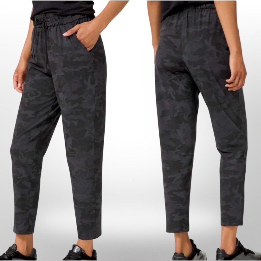 Lululemon Keep Moving Pant 7/8 • Size 18 • Black Camo 🖤🩶